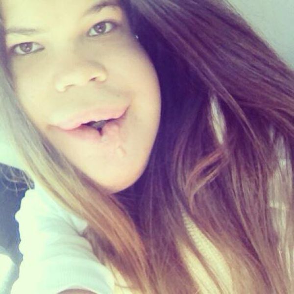 Девушка, любящая оторваться в компании подружек (жесть) Девушка, любящая оторваться в компании подружек (жесть)