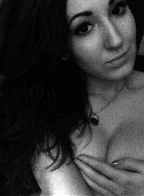 Девушки без лифаков (эротика)