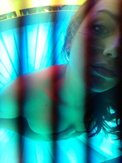 Девушки без лифаков (эротика)