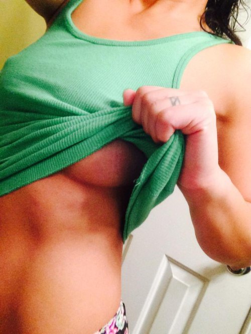 Девушки дразнят (эротика)