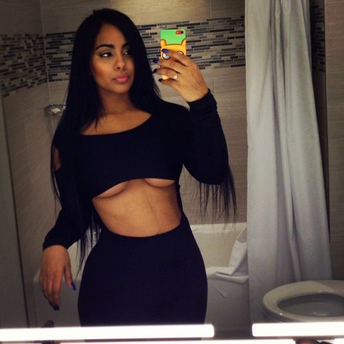 Девушки дразнят (эротика)