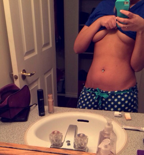 Девушки дразнят (эротика)