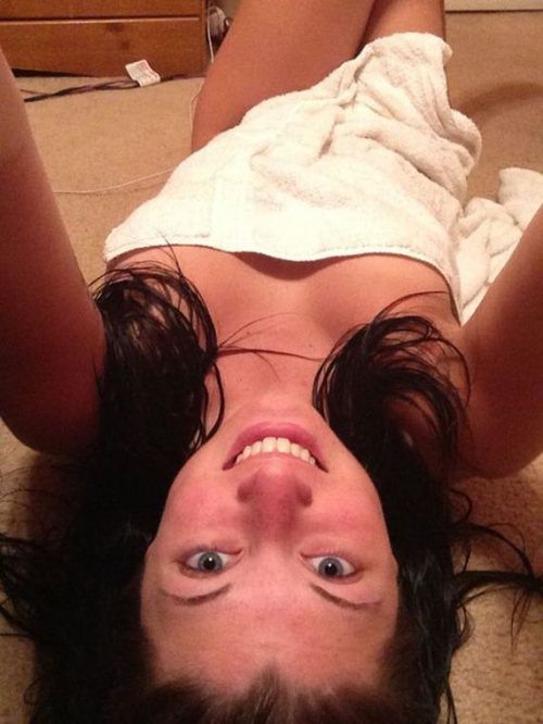 Девушки и полотенце (эротика)