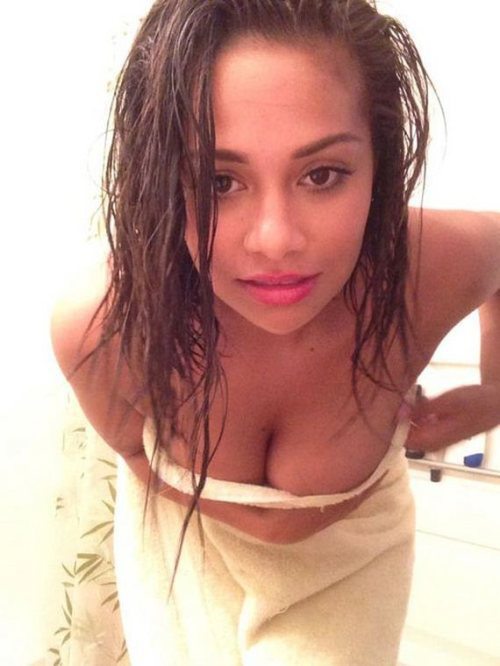 Девушки и полотенце (эротика)