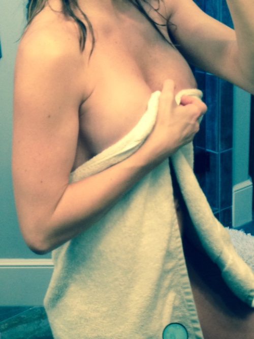 Девушки и полотенце (эротика)