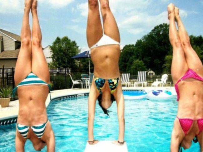 Девушки летом на пляже Девушки летом на пляже