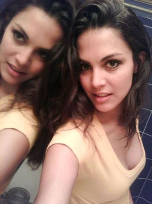 Девушки с большой грудью и красивым декольте Девушки с большой грудью и красивым декольте