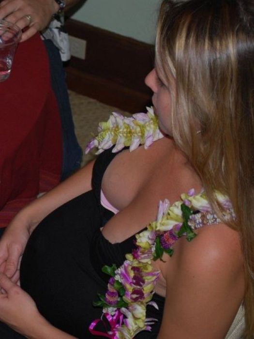 Девушки с большой грудью и красивым декольте Девушки с большой грудью и красивым декольте