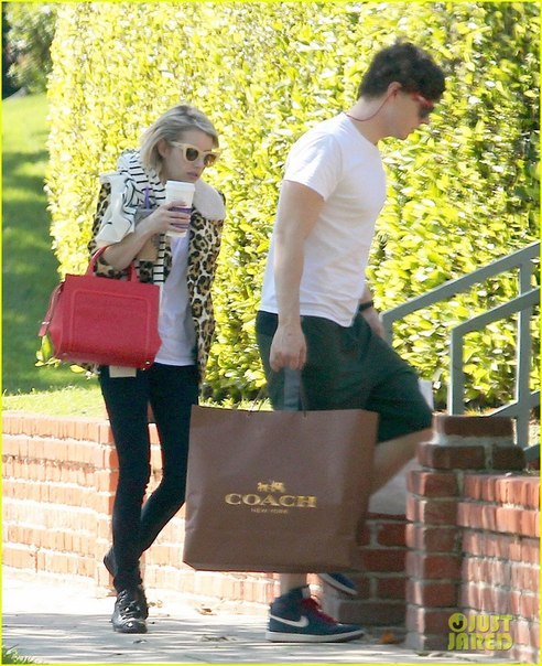 Эмма Робертс и Эван Питерс в ЛА.