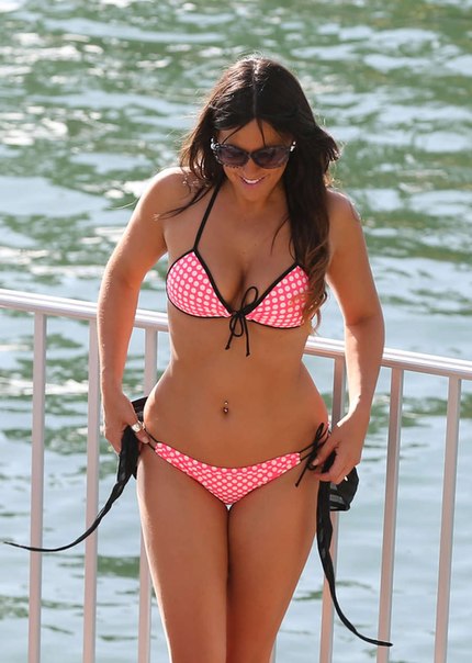 Клаудиа Романи ( Claudia Romani ) в бикини