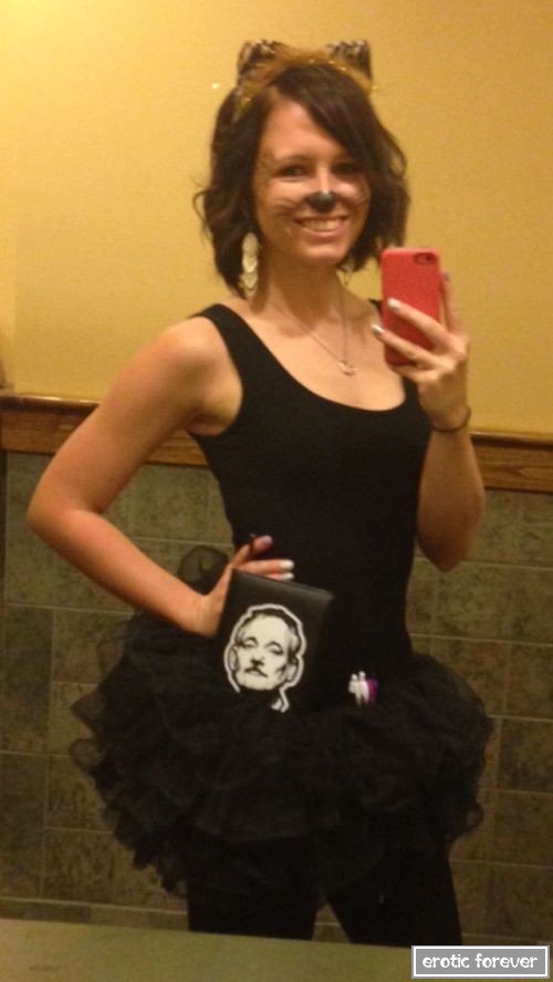 Когда девушкам скучно на рабочем месте