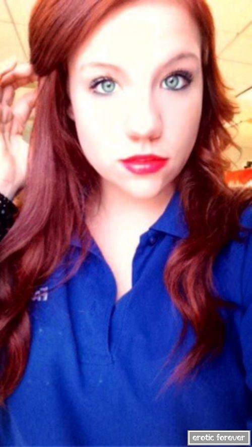 Когда девушкам скучно на рабочем месте