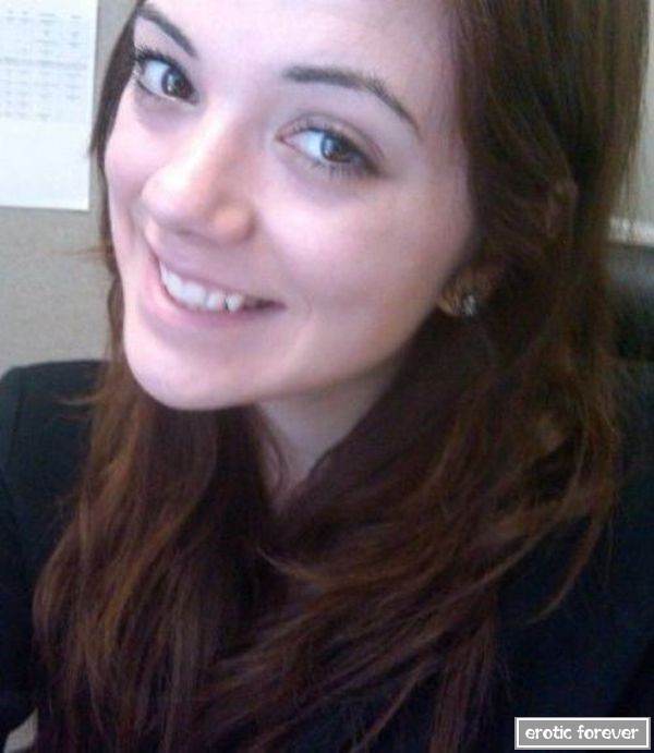 Когда девушкам скучно на рабочем месте