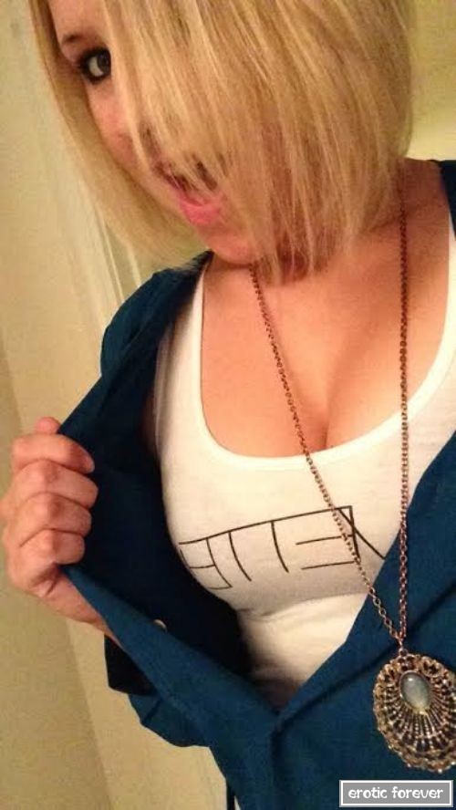 Когда девушкам скучно на рабочем месте