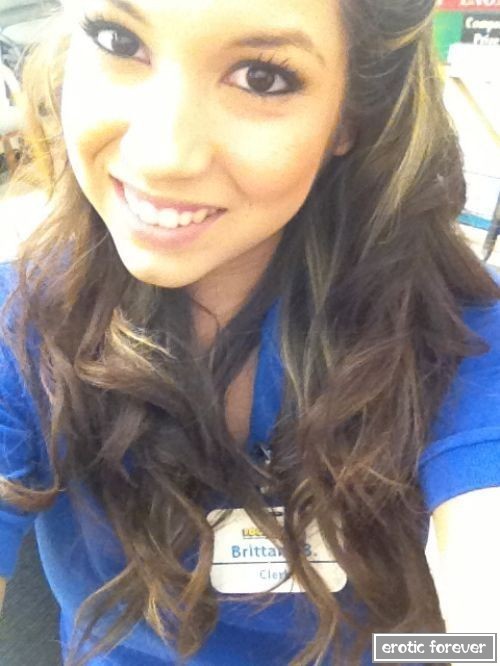 Когда девушкам скучно на рабочем месте