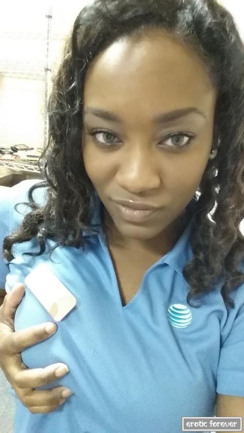 Когда девушкам скучно на рабочем месте