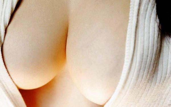 Красивая грудь (эротика)