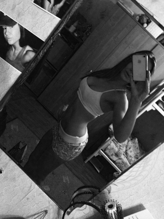 Любители фоткать себя в зеркале (эротика)