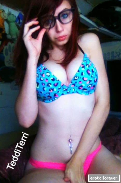 Обворожительные девушки с внушительным размером груди Обворожительные девушки с внушительным размером груди