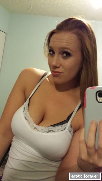 Обворожительные девушки с внушительным размером груди Обворожительные девушки с внушительным размером груди