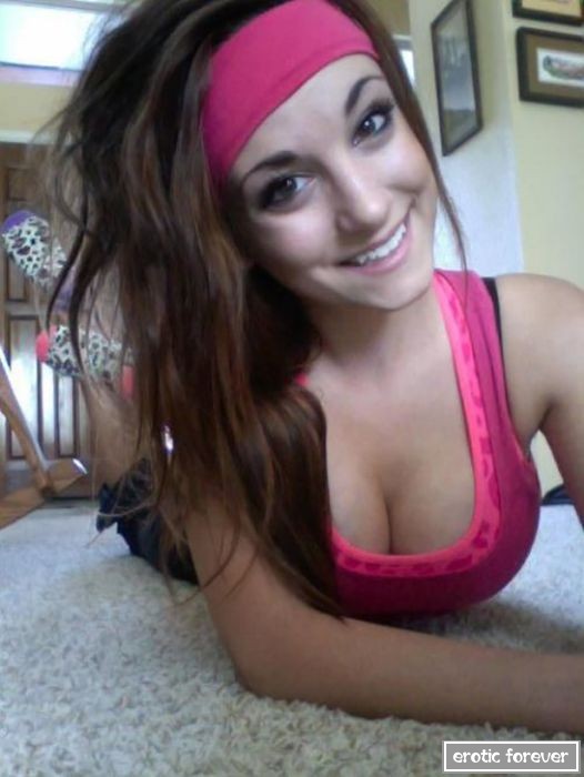 Обворожительные девушки с внушительным размером груди Обворожительные девушки с внушительным размером груди