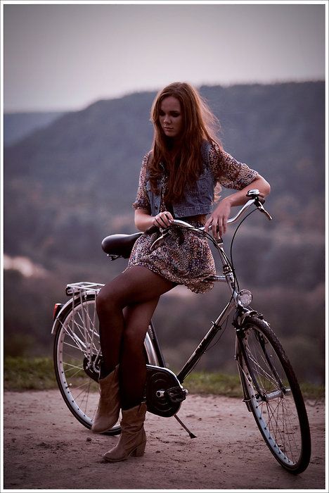 Очаровательные велосипедистки