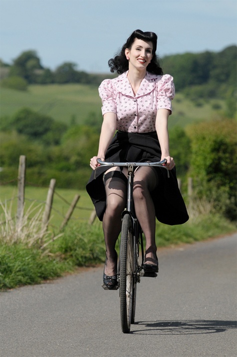 Очаровательные велосипедистки