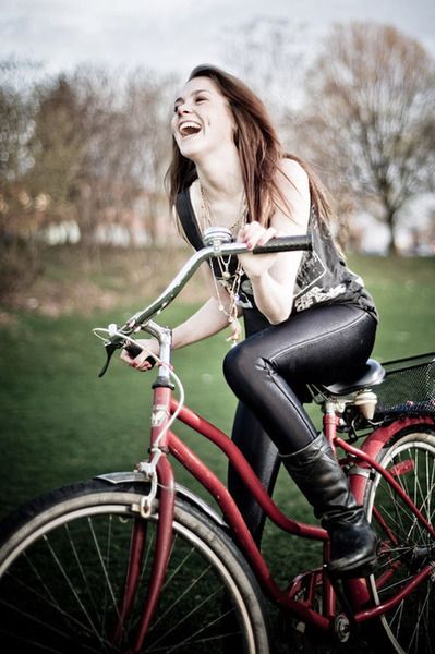 Очаровательные велосипедистки