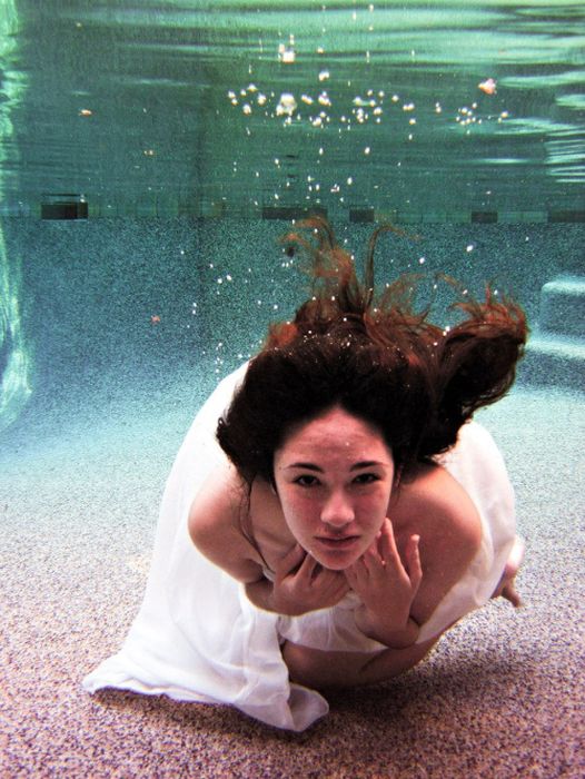 Оригинальные снимки девушек под водой