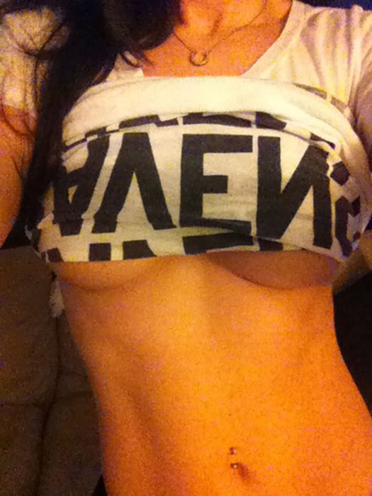 Полуголые девушки из социальных сетей (эротика)