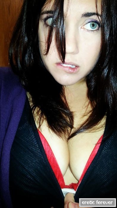 Сексуальные девушки хвастаются своим телом