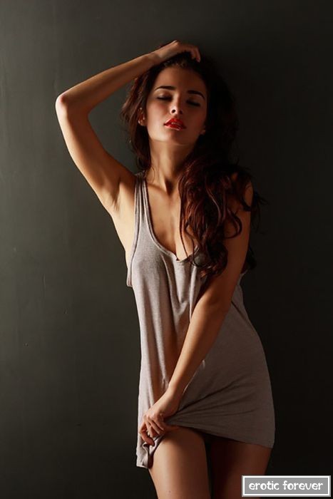 Сексуальные девушки хвастаются своим телом Сексуальные девушки хвастаются своим телом