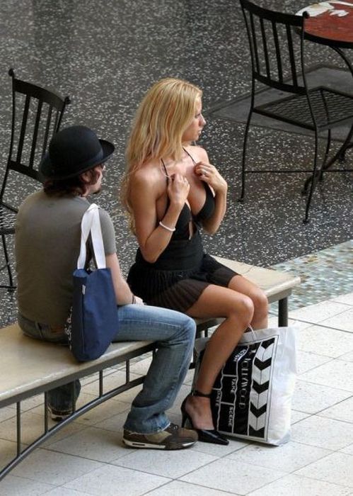 Сексуальные девушки на улицах города