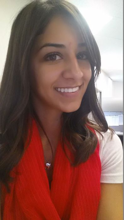 Симпатичные девушки фотографируют себя на рабочем месте. Часть 2