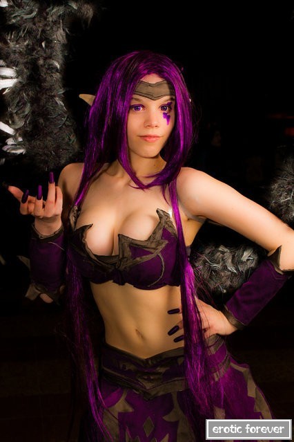 Симпатичные девушки-косплейщицы