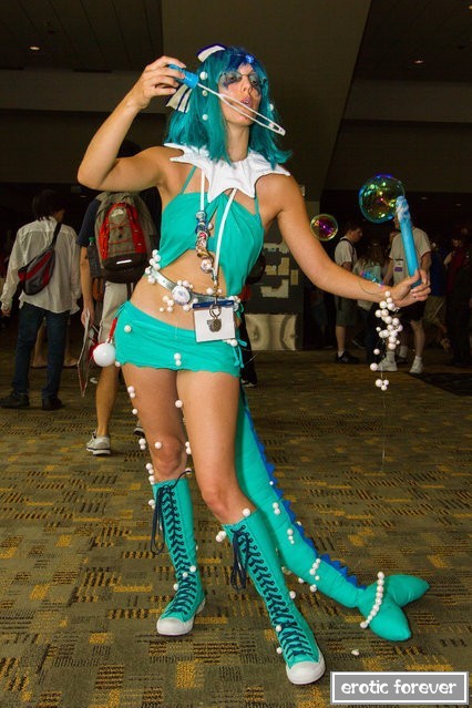 Симпатичные девушки-косплейщицы