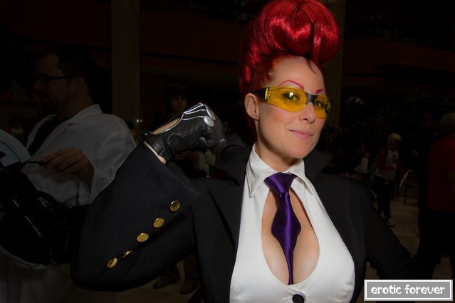 Симпатичные девушки-косплейщицы