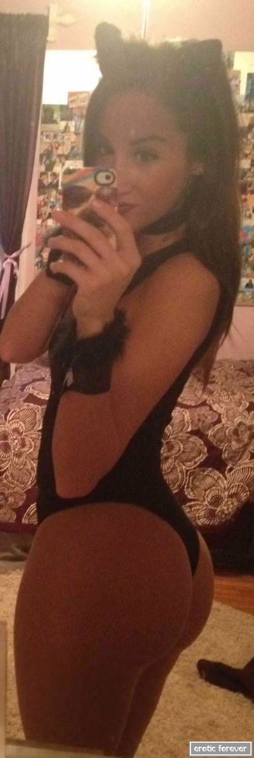 Соблазнительные воскресные попки