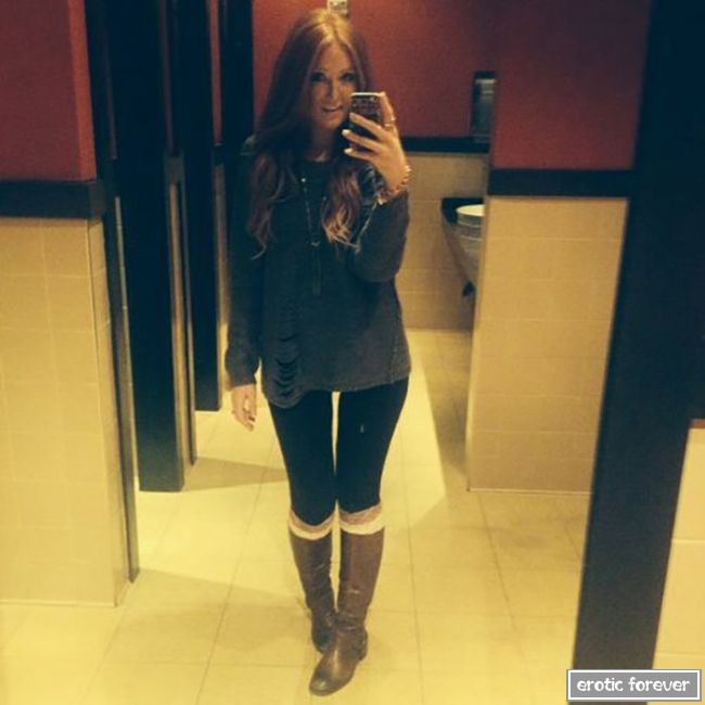 Стройные девушки в обтягивающих лосинах