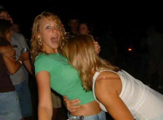Девушки отрываются на вечеринках