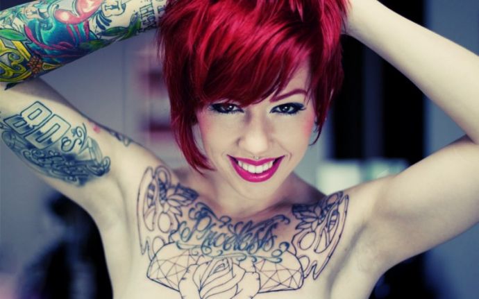 Девушки с татуировками (эротика)