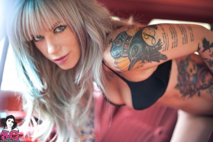Девушки с татуировками (эротика)