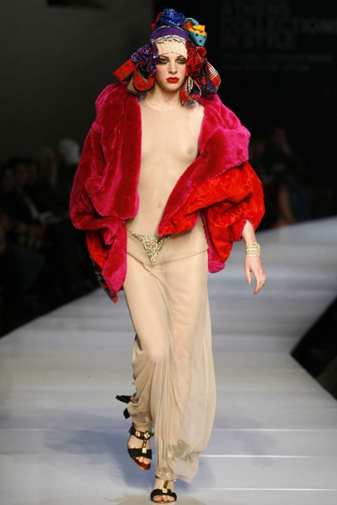 Гламурные монстры без лифчиков