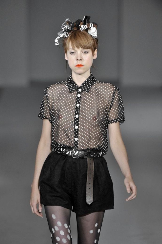 Гламурные монстры без лифчиков