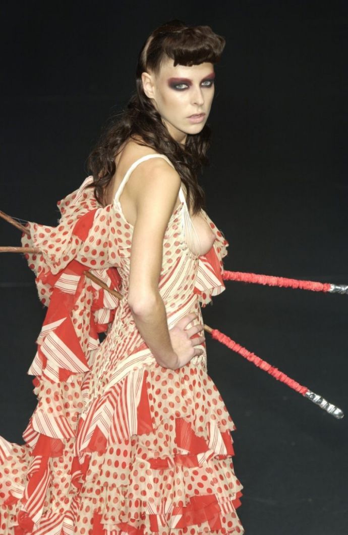 Гламурные монстры без лифчиков