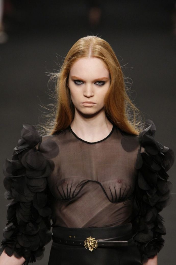 Гламурные монстры без лифчиков