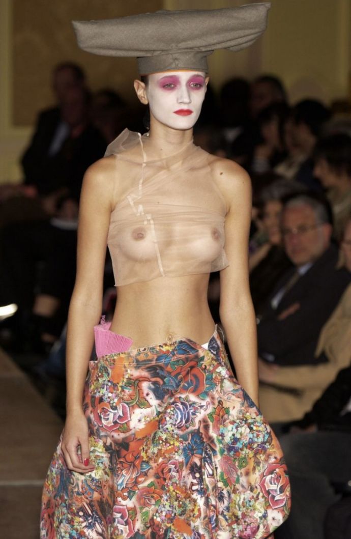 Гламурные монстры без лифчиков