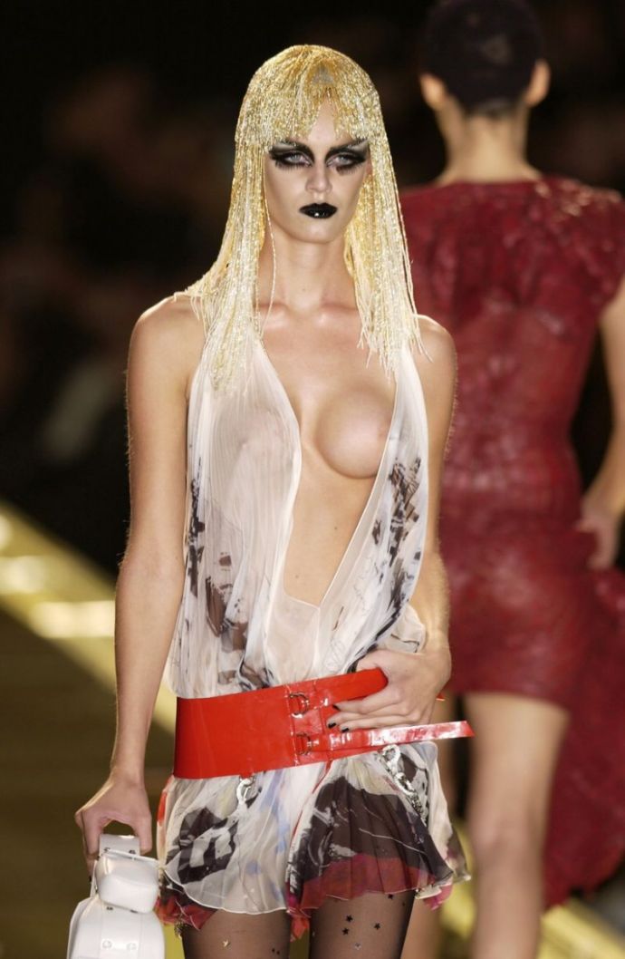 Гламурные монстры без лифчиков