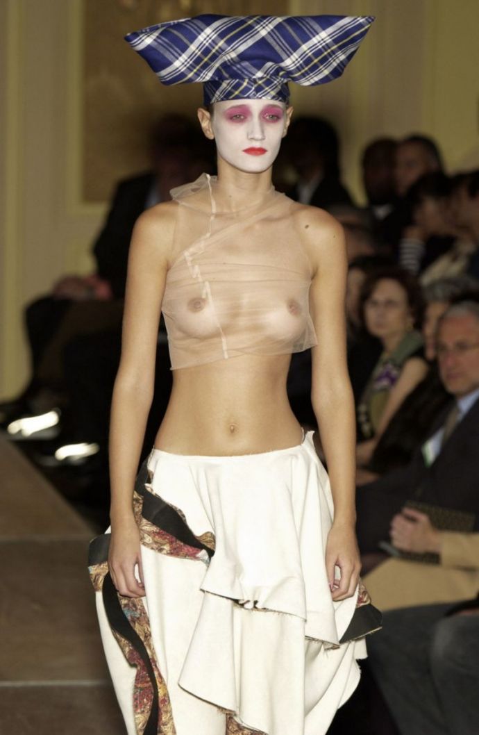 Гламурные монстры без лифчиков