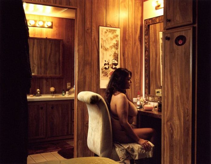 Как проходят будни путан (эротика)